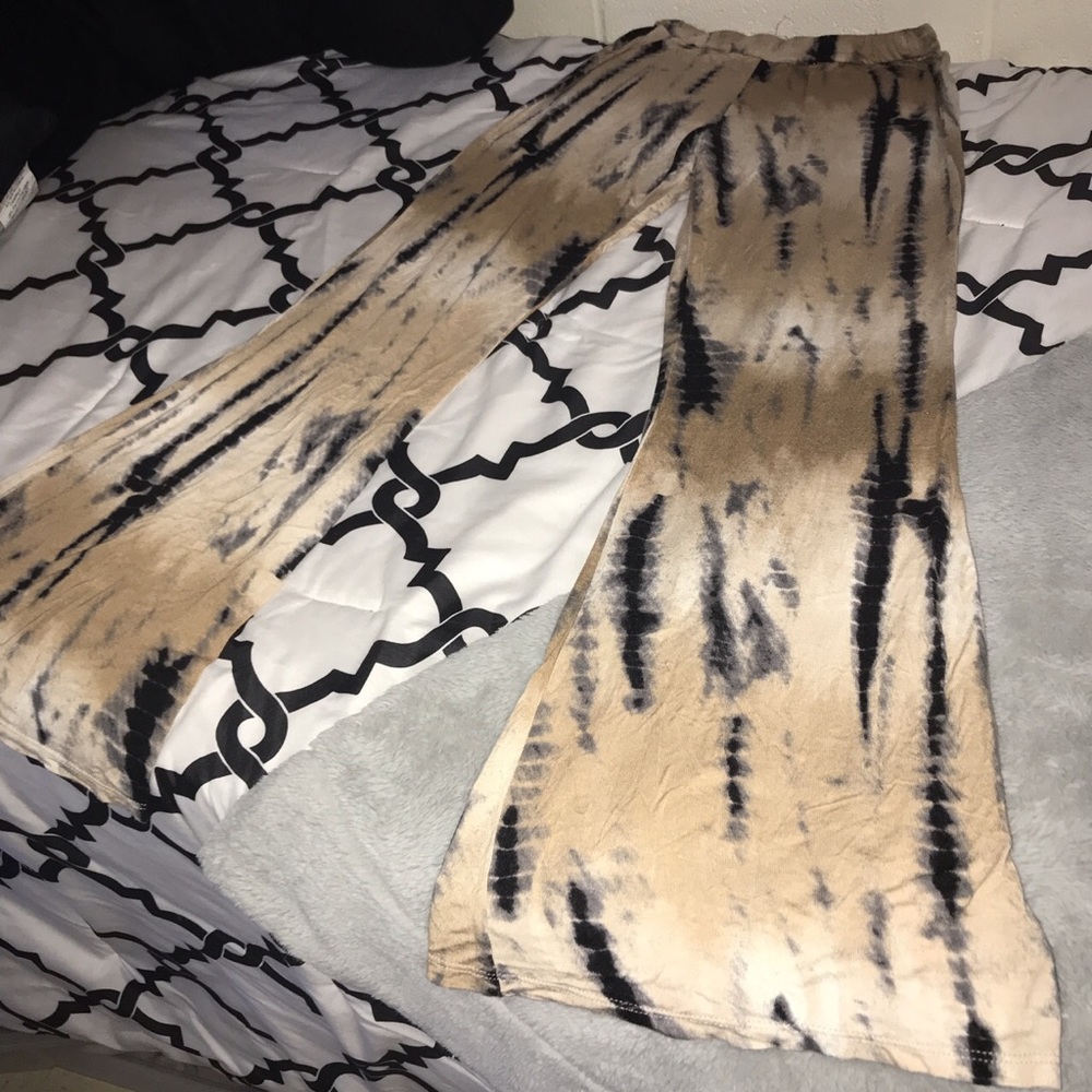 Bellbottom stretch pants
